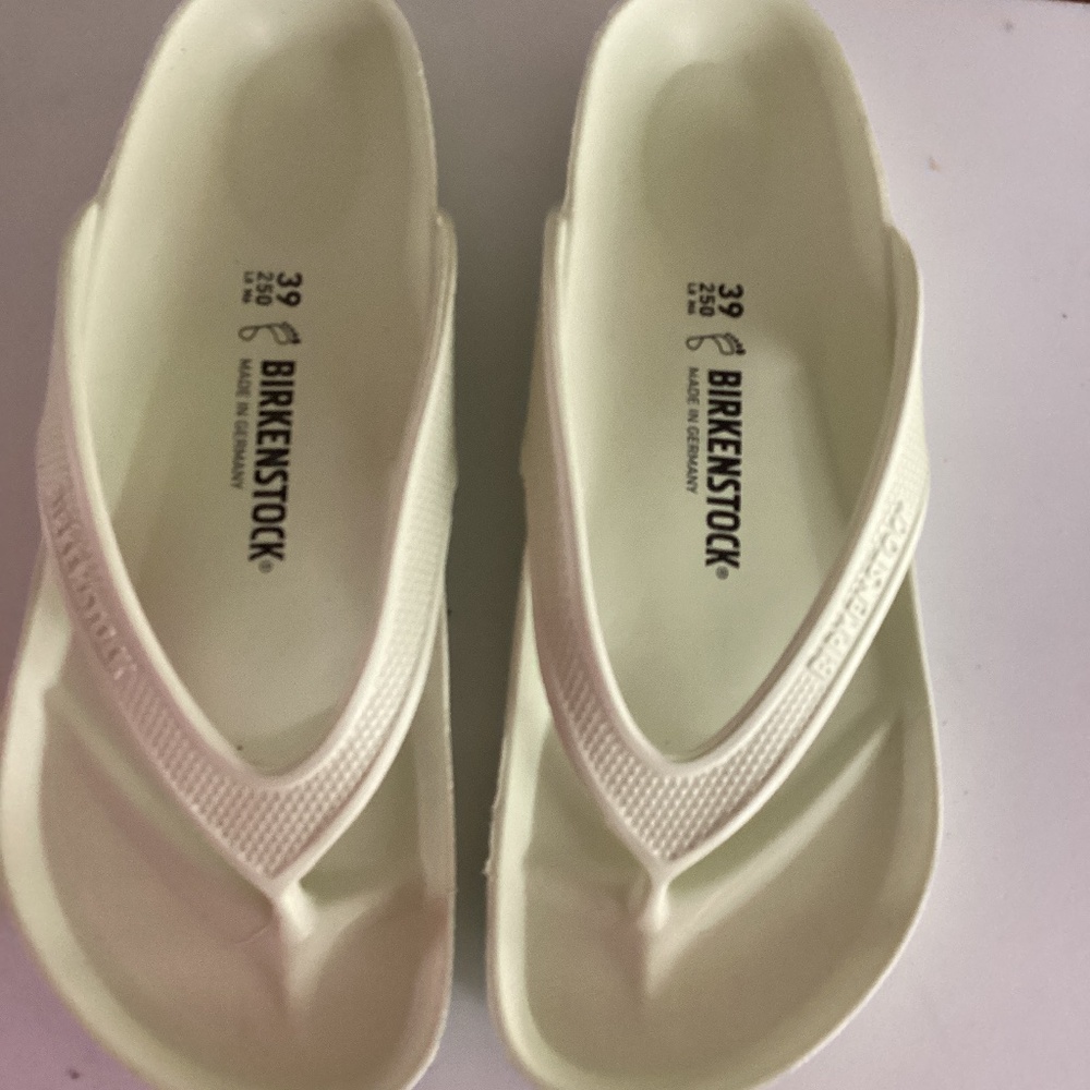 Birkenstock Honolulu EVA thong sandals size 39